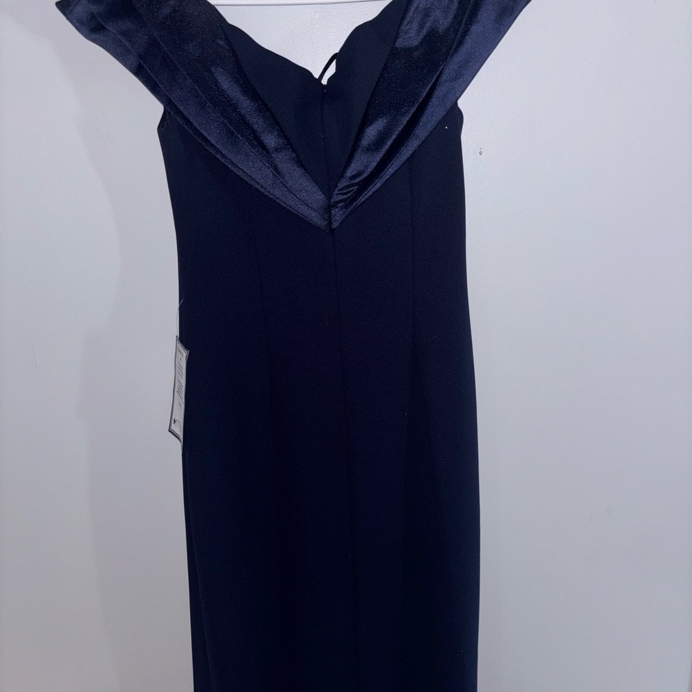 Betsy & Adam Navy Off-Shoulder Maxi Gown - Picture 5 of 5